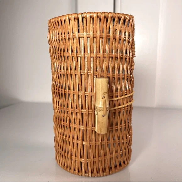 Lilly Pulitzer Rattan clutch lined in Boca Blue It's A Sailabration print - Picture 9 of 15